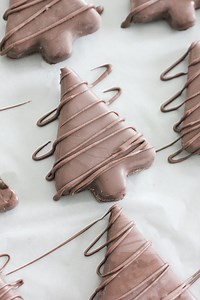 Chocolate Peanut Butter Christmas Trees - Baking with Blondie