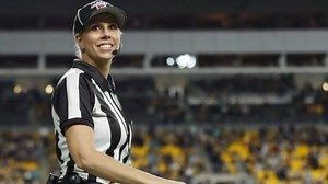 17K views · 515 reactions | MAKING HISTORY: Down judge Sarah Thomas is set to make history at Super Bowl LV in Tampa on Sunday night when she becomes the first woman to officiate the NFL’s biggest big game. David Muir reports. https://abcn.ws/3aCKFzF | ABC World News Tonight with David Muir | Facebook