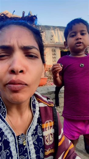 Rathod Anpoorna on Instagram: "No fancy toothpaste here 😁 Just coal, neem sticks & desi vibes 🦷😂 #reelsinstagram #reelitfeelit #reelsvideo #viralreels #trendingreels #desivibes #desilife #villagelife #simpleliving #desihacks #oldschool #throwbackvibes #funnyreels #funreels #comedyreel #indianculture #desitradition #naturalcare #neem #coal #smilemore #dailyreels #explorepage #instareels"