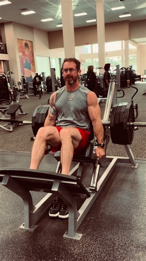 Leg workout locked in for this Monday. If I can do it, why can’t you. No excuses, just results. 💪 #peacockitout #legs #workoutroutine #starlab #LIVEFest2025