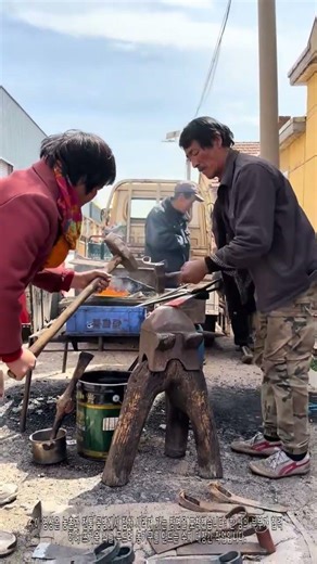 부부가 함께하는 수제 대장간! 뜨거운 쇠를 두드려 농기구 만드는 전통 기술 | 한국 대장장이