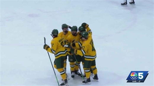 Plattsburgh State men's hockey falls to No. 4 Oswego State in high scoring affair