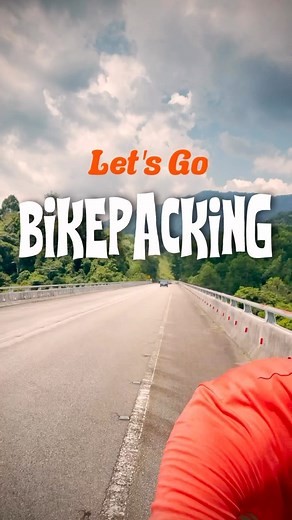 The Gap Loop 🚵🏽 Though we used to tackle this 200km loop with three peaks in one day using our road bikes, this time we took 3 days instead 🤣 This allows us to truly appreciate what the route has to. A brief 15km of city quickly transforms into lush greens. There were many chances to stop by a creek to take a dip and take a sip. Apart from cooking our own meals at campsite, there are many local food stalls along the way in every small town, we were never hungry 😜 #camping #cycling #bikepacki