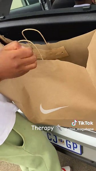 #sneakerhead #fashion Doctors recommend buying new sneakers Atleast once a month for a longer life expantancy 😊😊