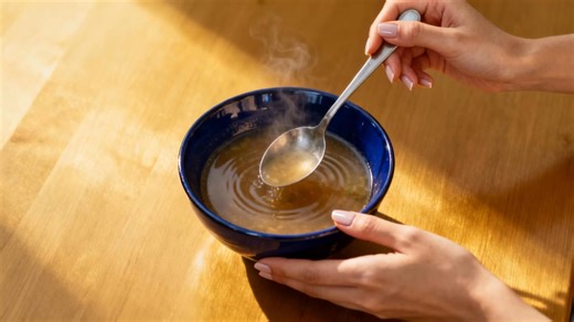 🌟🔥 Buffalo Chicken Enchilada Soup 🍲🌟 A bold, creamy one-pot soup that blends spicy buffalo flavor with hearty enchilada-style comfort, perfect for cozy nights with a kick. 🌟 Ingredients 🌟 A rich and satisfying soup made with pantry staples and simple fresh ingredients. • 1 tablespoon olive oil • 1 medium yellow onion, diced • 2 cloves garlic, minced • 1 pound boneless skinless chicken breast, diced • 1 teaspoon chili powder • 1 teaspoon ground cumin • 1/2 teaspoon smoked paprika • 1/2 teas