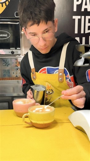 Fudo | Software gastronómico on Instagram: "李 ☕ “Un día crucé la puerta y dije: algún día voy a trabajar en este lugar”: la historia de superación y pasión barista de Kevin en @casahumana.cafe Concentración, atención al cliente y hospitalidad como claves del éxito profesional. Este 1 de mayo celebramos todas las historias que demuestran el valor de la dedicación en cada oficio.  Te invitamos a ver la historia completa en nuestro canal de YouTube"