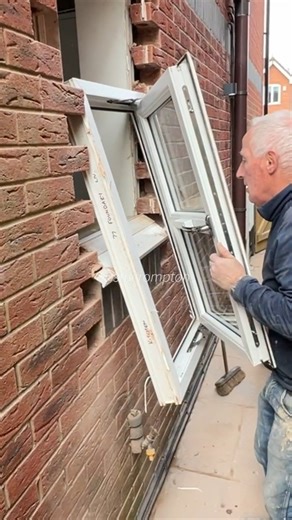 393K views · 1.1K reactions | Bricking a window up with Dad #bricklaying #bricklaying #construction #work #bricklayer #original | Stu Crompton | Facebook