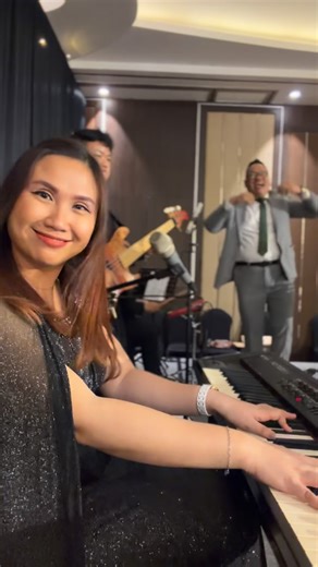 Stella Arisandy on Instagram: "Guess The Title of This Song ? 💃🏻 #pianist #musician #stellaarisandy #musicdirector #musicianofinstagram"