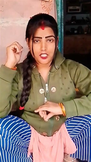 A disabled duckling helps his cat friend #duckrescue #cuteanimal #animalrescue