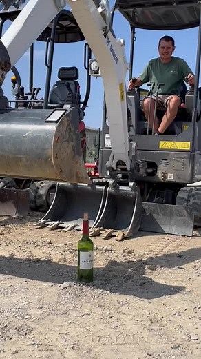 Excavator Operation Tips in Outdoor Construction