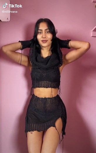 Stylish Ways to Wear a Knit Cowl or Snood Hood