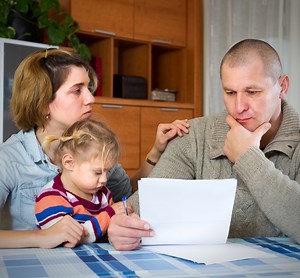 ATENȚIE, PĂRINȚI, CE SEMNAȚI! Modul abuziv de a smulge un consimțământ etern-valabil pentru vaccinarea elevilor sau preșcolarilor, demascat de deputatul independent Anamaria Gavrilă. FOTO/VIDEO