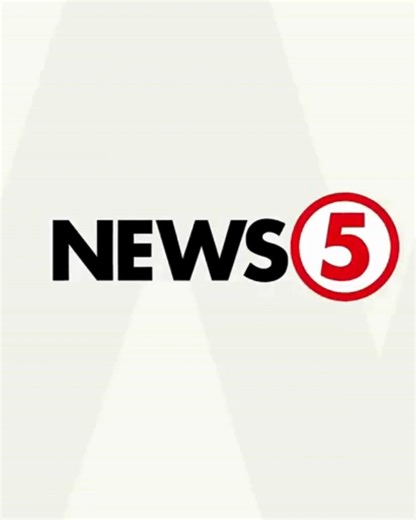 VIVA PIT SENYOR! #KulayNgKasaysayan | Isa sa mga simbolo ng Katolisismo sa Pilipinas, ang Santo Niño de Cebú ang pinakamatanda at pinakaunang religious image sa bansa. Iniregalo ito ni Ferdinand Magellan kay Hara Humamay, asawa ni Rajah Humabon, pagkatapos siyang mabinyagan bilang Katoliko at sa pagpalit ng kanyang pangalan bilang Reina Juana. Isa rin ito sa tanging apat na canonically-crowned na imahe ng Santo Niño sa buong mundo, na kinilala ni Pope Paul VI gamit ang Papal Bull na Cunabula Rel