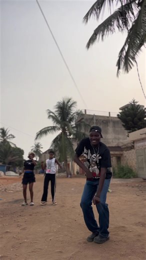 @Zogbonto🇹🇬officiel @Klankovi👡🍬des Vįläīn garçon @AFINVI 🐁