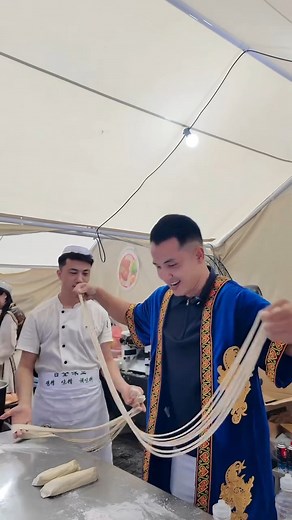 The Pasar Eatai Chinese Muslim Festival is still going strong at 1 Utama E! 🌟 Come and indulge in a feast of 𝗱𝗲𝗹𝗶𝗰𝗶𝗼𝘂𝘀, 𝗵𝗮𝗹𝗮𝗹-𝗰𝗲𝗿𝘁𝗶𝗳𝗶𝗲𝗱 𝗖𝗵𝗶𝗻𝗲𝘀𝗲 𝗠𝘂𝘀𝗹𝗶𝗺 𝗱𝗶𝘀𝗵𝗲𝘀 that will tantalize your taste buds! 🤩 From savoury delights to sweet treats, there's something for everyone. 🍜🍡 Happening 𝐍𝐎𝐖 𝐭𝐢𝐥𝐥 𝟓 𝐉𝐚𝐧𝐮𝐚𝐫𝐲 𝟐𝟎𝟐𝟒, bring your friends and family for an unforgettable food adventure. 🥳 Get here before it's over – see you soon! 😋✨ #1Utama #Pasa