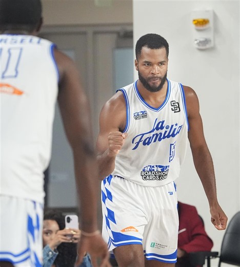 Kentucky vs Kansas TBT score, La Familia vs JHX Hoops game highlights