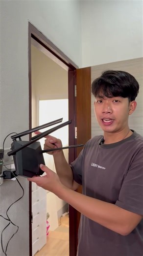 Get faster internet instantly with this helper. Plug it in and the WiFi signal is full immediately.