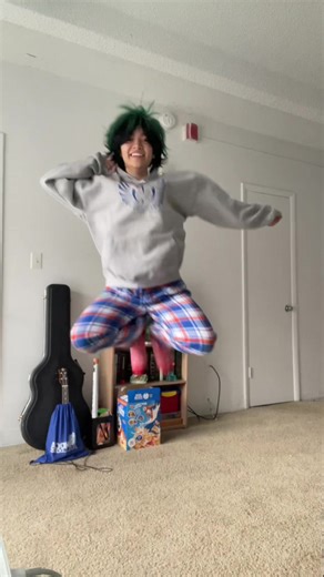 Izuku getting his groove on! A PEANUT BUTTER HOUSE 🗣️ | midoriyaizuku