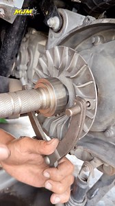 3.7M views · 34K reactions | Derat ulir kruk as nmax nyaris rusak gara gara pengencangan yang terlalu exstra saya punya solusi biar lebih paten #bengkel #otomotif #tutorial | Belajar Mekanik Dari NOL | Facebook