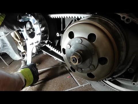 Suzuki BURGMAN 400 How to change the variator, belt, rollers, clutch and torque drive?