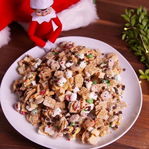Leave this Mischief Munch out for your The Elf on the Shelf (and everyone else) and watch it disappear... Full recipe: http://dlsh.it/lUY79ex | Delish