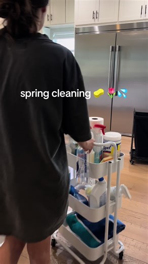 teacher on break means time for some deep cleaning #teacher #springbreak #springcleaning #bathroom #cleantok