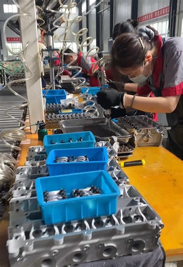 Engine Cylinder Head Assembly at New Factory