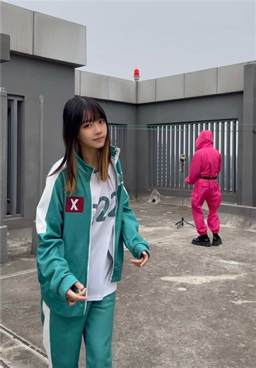 Do you want to dance with me?#squidgame #player222 #cosplay #dance | Squid Game