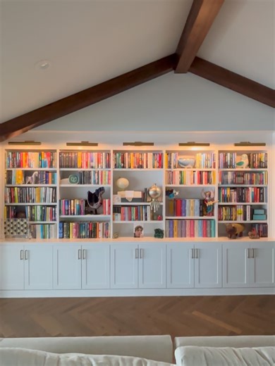 137K views · 51 reactions | Colleen Hoover on Reels | Facebook