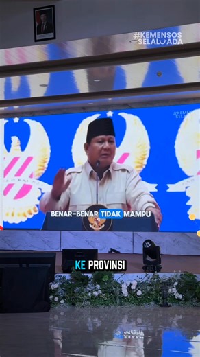 Integrasi dan keterpaduan antar program pusat dan daerah menjadi kunci penting dalam membangun sistem kesejahteraan sosial yang efektif. Menteri Sosial Saifullah Yusuf (Gus Ipul) menegaskan, seluruh program harus berlandaskan data yang sama, yakni Data Tunggal Sosial Ekonomi Nasional (DTSEN). Dengan satu sumber data, setiap kebijakan dan bantuan sosial dapat lebih tepat sasaran, menjangkau mereka yang benar-benar membutuhkan. Simak penjelasan lengkap Gus Ipul dalam video berikut. #SetahunBerdamp