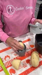 A oldie but goodie recipe tonight, Hamburger and Gravy over Mash Potatoes. A simpler version of Hamburger Steak and Gravy really. Comfort food at its finest and a recipe that many of you remember your grandparents and parents making. | Cookin' Simple , Kim Sasser Hill