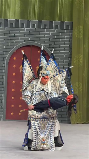 ”The ’zombie lying‘ in the opera is the real kung fu! This steady lifting   body, the details of the national essence are all work 👍 #Opera Real Kung Fu #National Famous Scenes #Opera Zombies Lie How Great“