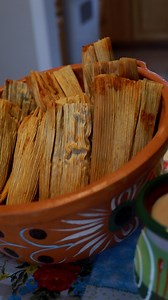 Mama K and Chriz (@itzchrizortiz) are at it again, this time they show us how to make delicious Mexican tamales from scratch, yum! | Pero Like