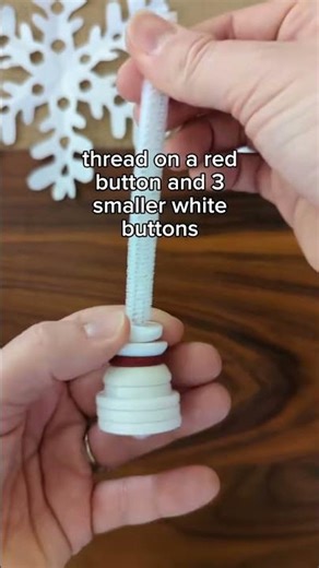 Button Snowman Ornament Tutorial ⛄ I had a few requests for a slower button snowman tutorial,