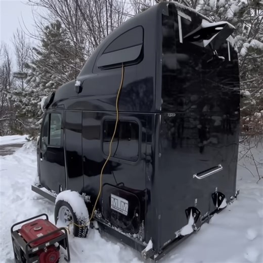 Someone Took an Old 18-Wheeler Rig and Made a Camper out of It; Is It a Smart Move?