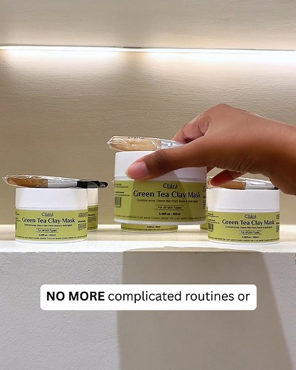 Indulge in the ultimate self-care experience with Cliara Green Tea Clay Mask. ✔ Green Tea & Moringa - Antioxidant rich protection ✔ Bentonite Clay - Deeply cleanse pores & control excess oil ✔ Honey - Hydrates, soothes & softens the skin ✔ Tea Tree Oil & Neem - Help fight acne & prevent breakouts ✔ Kokum Pothu Extract - Soothes skin irritation & repairs skin damages Perfect for all skin types. Plus, it comes with a FREE brush for effortless application! - Island wide delivery. | Cliara Essential