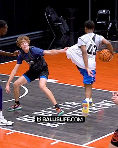 1.1M views · 12K reactions | The Jersey grab is Wild. Defender tried hanging on for Dear Life.  | Ballislife | Facebook