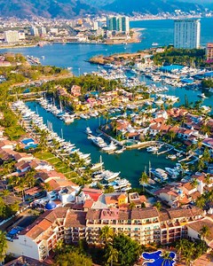 En el corazón de La Marina encontrarás el lugar ideal para disfrutar de unas vacaciones perfectas - Hotel Flamingo Vallarta 🦩 In the heart of La Marina you will find the ideal place to spend a perfect vacation - Hotel Flamingo Vallarta 🌊🌴 #FlamingoVallarta #PuertoVallarta #Vacation | Flamingo Vallarta
