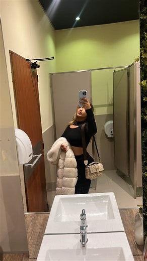 kauany silva | mini maromba 🏋️‍♀️🐭 on Instagram: "🫣👀"