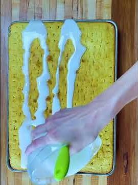 Lemon Drizzle Cake: a Bakery Recipe 🍋