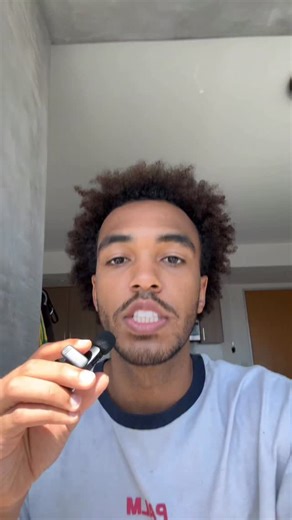 Bashiri | Become a Software Engineer on Instagram: "🛑Stop putting basic coding projects on your resume. Employers don’t care that you built a to-do app, a weather app, an e-commerce store, or a blog. To stand out, your coding project needs to include these three elements: 1️⃣ Technically impressive: Your project should showcase the more complex aspects of your tech stack. Most YouTube tutorial projects won’t be technically impressive to companies. 2️⃣ Solve a real problem: Your project needs to