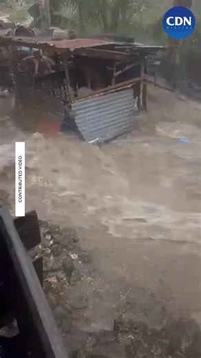 HEAVY RAINS ENVELOP TUBURAN WATCH: Ahead of Typhoon Tino’s landfall, heavy rain starts to pour over Barangay Bagasawe in Tuburan, Cebu, as residents try to secure their homes while flooding begins. 📹: James Conahap via Neil Povadora #CDNDigital #TinoPH For latest updates on TINO, bookmark this link: https://l.cdn.ph/tinoPhN2 | CDN Digital