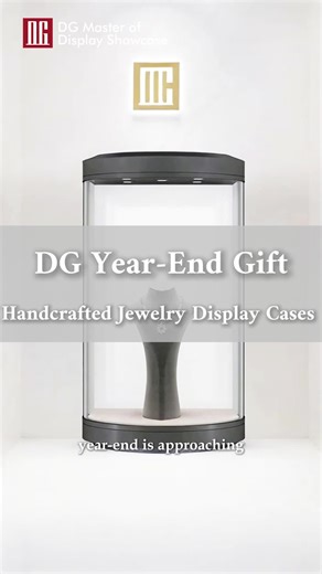 Artisan Year-End Tribute: DG Handcrafted Jewelry Display Cases As the year draws to a close is your jewelry still lacking its brilliance DG Display Showcase refines every detail with master craftsmanship allowing diamonds pearls and timepieces to reveal their true radiance through light and shadow Precision handcrafted every piece is a work of art Exclusive lighting design making every jewel the focal point Display as brand expression elevating ambience and extending customer dwell time letting 