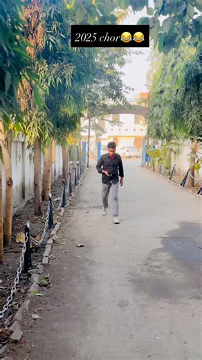 jatin_020_ on Instagram: "2025 chor 😂😂"