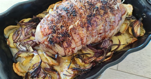 Recette vidéo. Tendre et délicieux : l'épaule d’agneau sur lit de pommes de terre