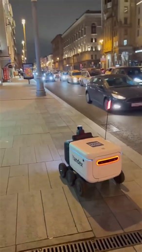 In Moskau haben die Lieferroboter jetzt Vorfahrt 🤖