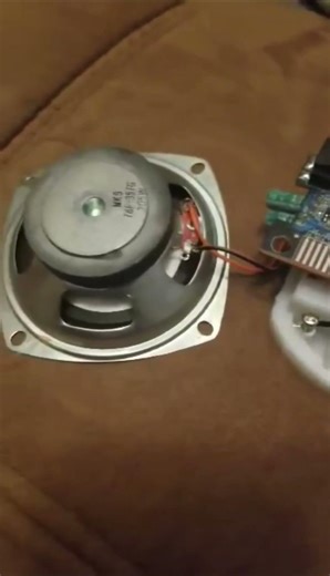 (Old Video) Paper Jamz Circuit Glitching