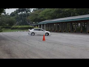 Evasive Driving Manoeuvres: Forward 180 (Handbrake Turn)