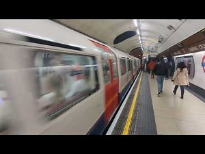 Bakerloo line train departing Charing Cross