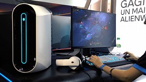 The champ behind every all-star. Test out the new #Alienware battle station in the Paris Esports Village. #Worlds2019 https://dell.to/2NSmGkS | Alienware